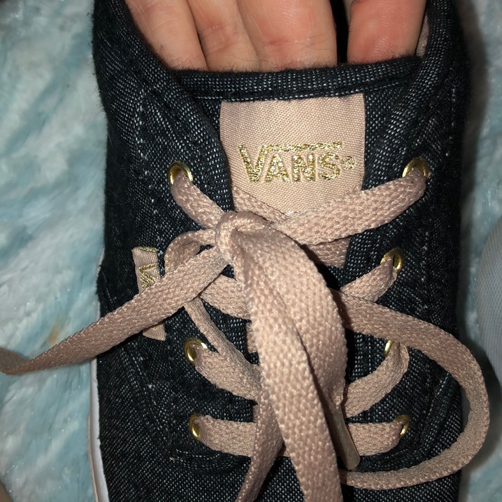 Vans - Picture 6 of 8